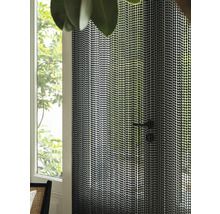 Dekorativní dveře se závěsem z korálkových řetízků