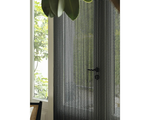 Dekorativní dveře se závěsem z korálkových řetízků