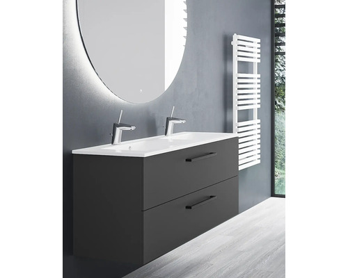 Moderní koupelnová sestava s antracitovou skříňkou pod dvojumyvadlo, dvěma zásuvkami, bílým umyvadlem a velkým kulatým LED zrcadlem.