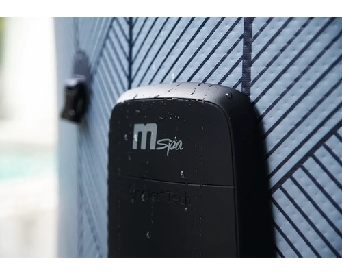Ovládací panel vířivky MSpa s logem HydroJet Tech a kapkami vody na strukturovaném povrchu.