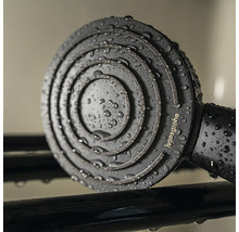 Matně černá ruční sprcha Hansgrohe s kruhovým sprchovým diskem a kapkami vody, Hansgrohe Logo.