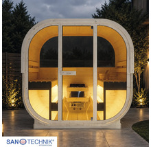 Sanotechnik Logo. Moderní oválná venkovní sauna s prosklenou přední částí, dřevěnými lavicemi a saunovými kamny.