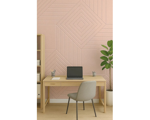 Akustický nástěnný panel s geometrickým vzorem ve světlé pracovně s psacím stolem.