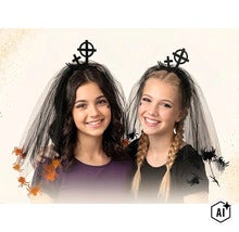 Dvě mladé ženy s halloweenskou čelenkou se závojem s motivy pavouků a křížů pro kostým (Image AI modified or generated)