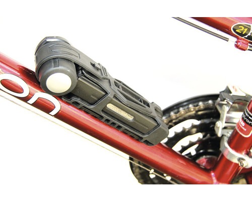 Zámek na kolo připevněný k rámu kola