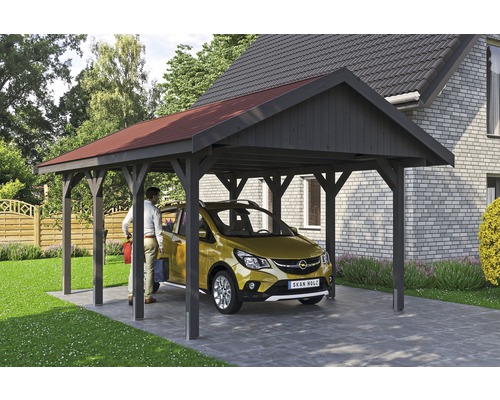 Přístřešek na auto SKAN HOLZ Wallgau 430 x 600 cm břidlicově šedý vč. šindelů Dřevěný carport s autem a osobou na zahradě