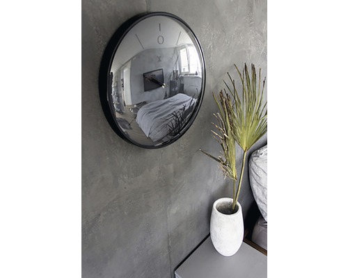 Nástěnné hodiny se zrcadlovým sklem a výhledem do pokoje