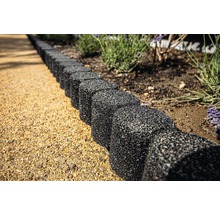 Zahradní chodník s gumovými obrubníky