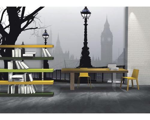 Návrh pokoje s knihovnou, stolem, židlemi a londýnským motivem města na zdi