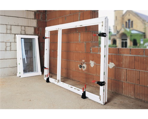 Montáž plastových oken v hrubé stavbě