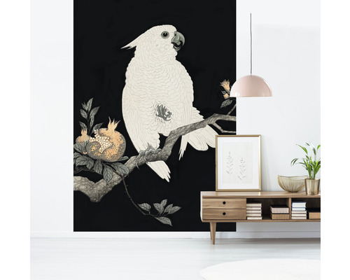 Fototapeta s kakadu na větvi, interiér s komodou a lampou