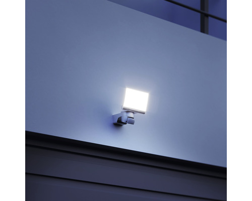 Čtvercový LED venkovní reflektor na zdi