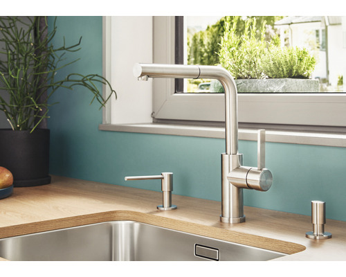 Kuchyňský dřez s vodovodní baterií a dávkovačem mýdla