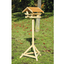 Dřevěný ptačí budka se stojanem na zahradě