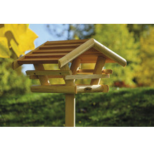 Dřevěný ptačí domek se stojanem pro venkovní použití