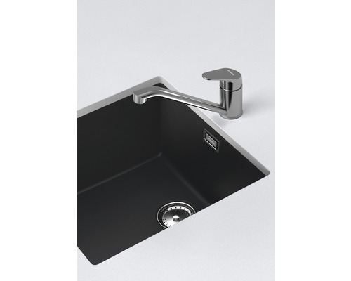 Dřez s baterií a odtokem