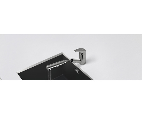 Kuchyňský dřez s výsuvnou kuchyňskou baterií