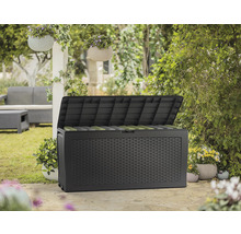 Otevřený úložný box v zahradě