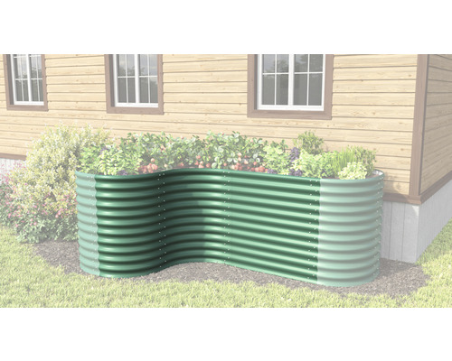 Kovový vyvýšený záhon na zahradě