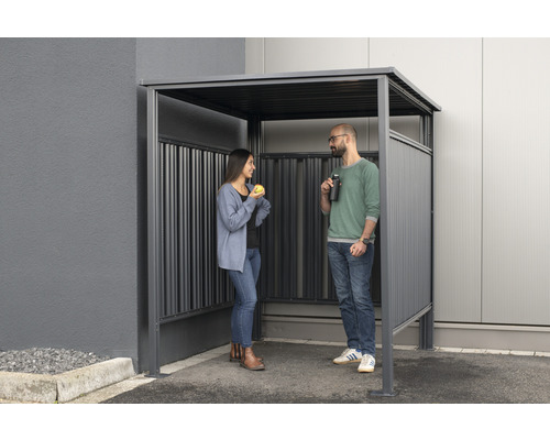 Krytý kuřácký přístřešek se dvěma osobami