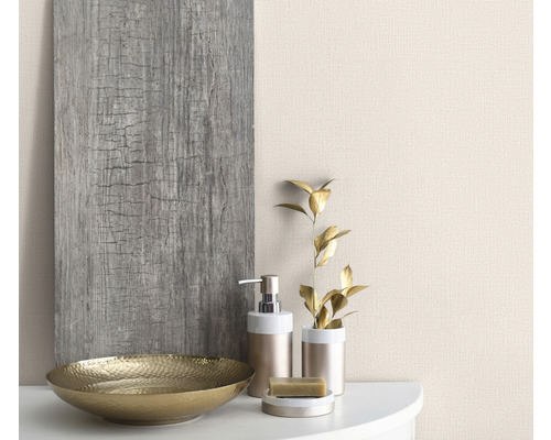 Dekorativní aranžmá s mísou, dávkovačem mýdla a dřevěným panelem