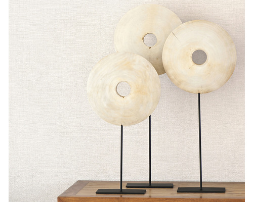 Dekorativní dřevěné kotouče na stojanech pro interiérové dekorace