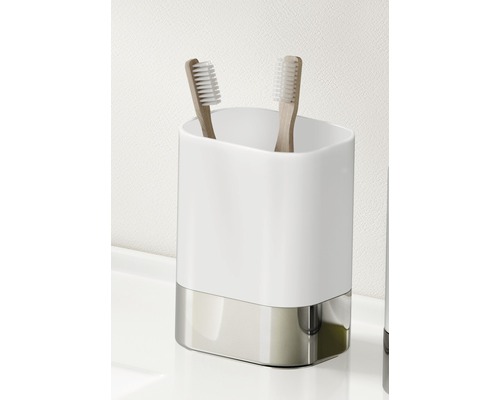 Držák na zubní kartáčky se dvěma zubními kartáčky