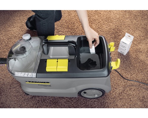 Čistič koberců Kärcher čistí koberec pomocí čisticích tablet