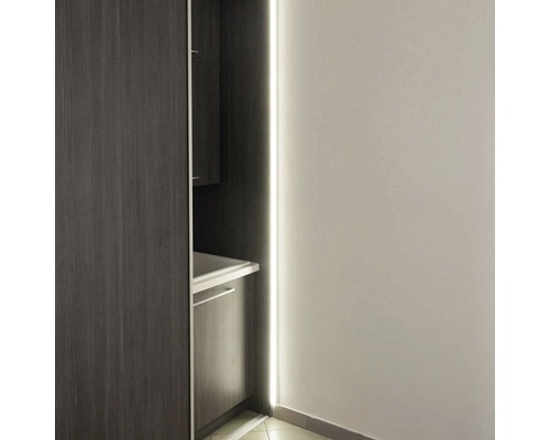 Skříňka pod umyvadlo s vestavěným osvětlením