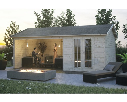 Dřevěný zahradní domek s krytou terasou, posezením a venkovním ohništěm