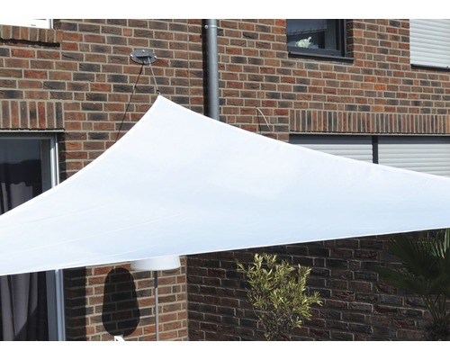Bílá sluneční plachta pro stínění ve venkovním prostoru