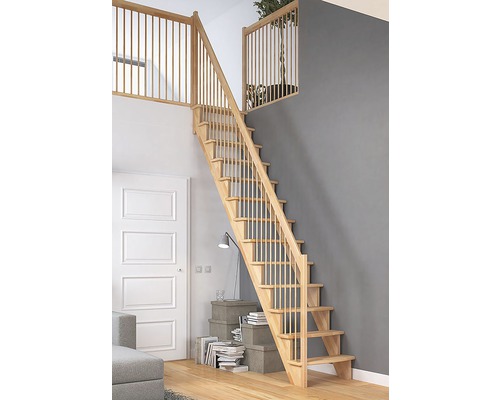 Dřevěné schodiště se zábradlím v obývacím pokoji