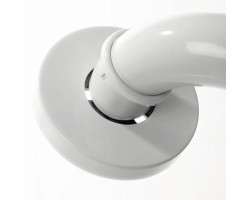 Detailní pohled na kovové madlo