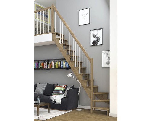 Dřevěné schodiště se zábradlím v obývacím pokoji