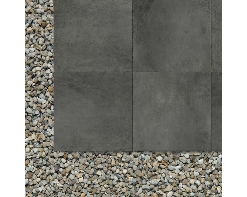 Šedé terasové desky vedle štěrkových kamenů