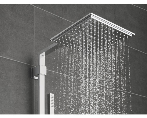 Čtvercová dešťová sprcha s tekoucí vodou