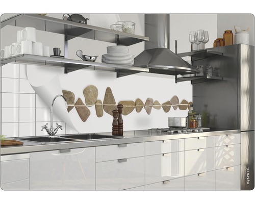 Kuchyňská zástěna s kamenným motivem v moderní kuchyni