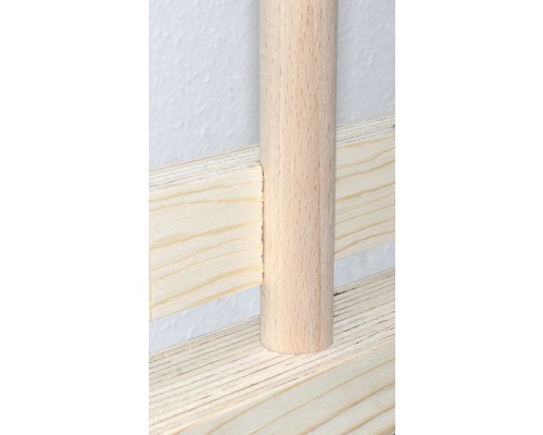 Detail dřevěného spoje s kulatou tyčí