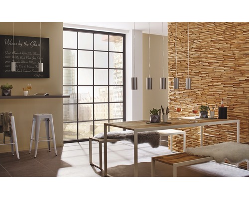 Jídelna s jídelním stolem, lavicemi, závěsnými svítidly a dřevěnou panelovou stěnou