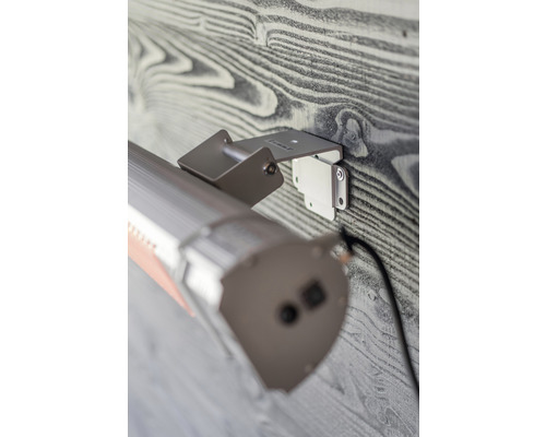 Detail nástěnného ohřívače s držákem