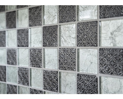 Čtvercové skleněné mozaikové dlaždice se vzorem