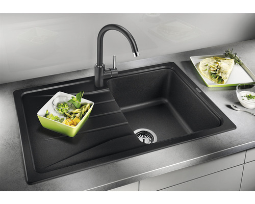 Kompozitový dřez s odkapávací plochou a vodovodní baterií