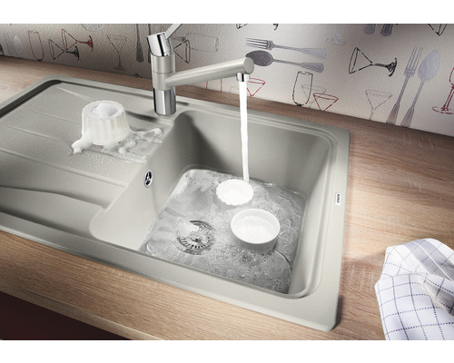 Dřez s odkapávací plochou a vodovodní baterií