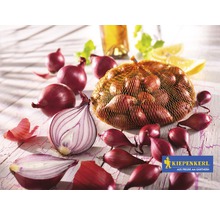 Červená cibule a šalotka v síti a nakrájená na stole s logem Kiepenkerl