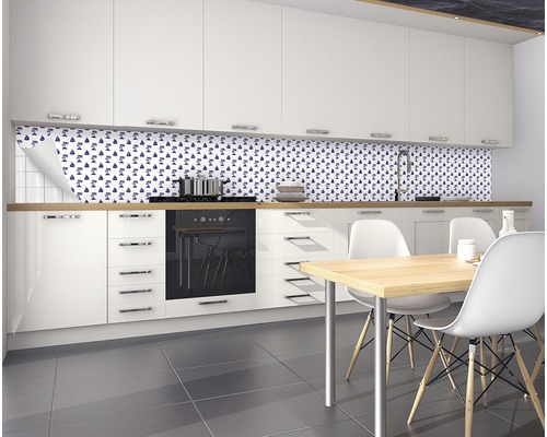 Kuchyně s fólií proti stříkající vodě se vzorem