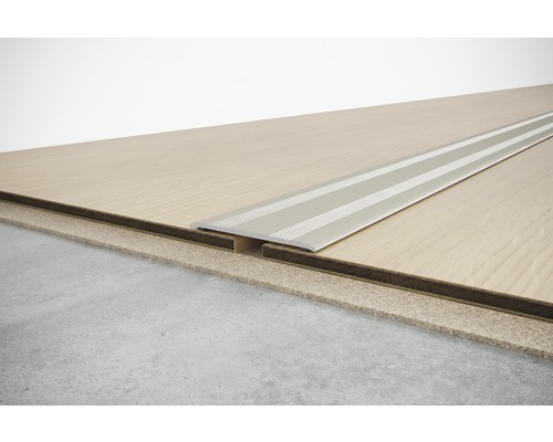 Podlahový profil pro spojení dvou podlahových krytin