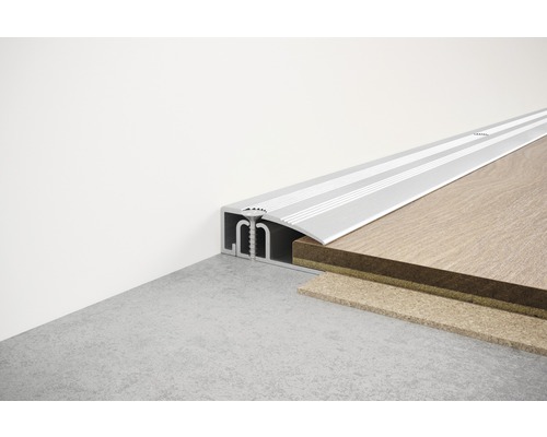 Hliníkový přechodový profil mezi dvěma podlahovými krytinami