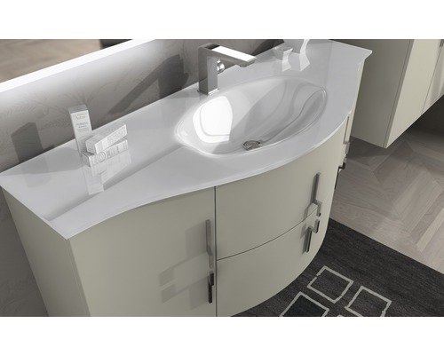 Koupelna s umyvadlem, umyvadlovou mísou a baterií