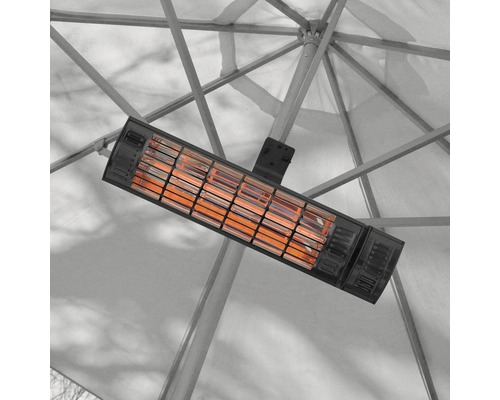 Infrazářič namontovaný na slunečníku