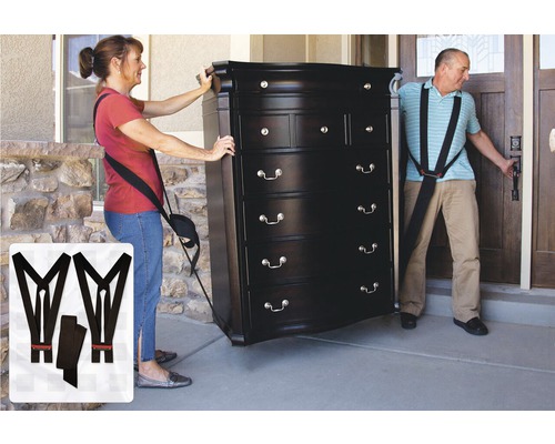 Dva lidé nesou komodu pomocí nosného systému.